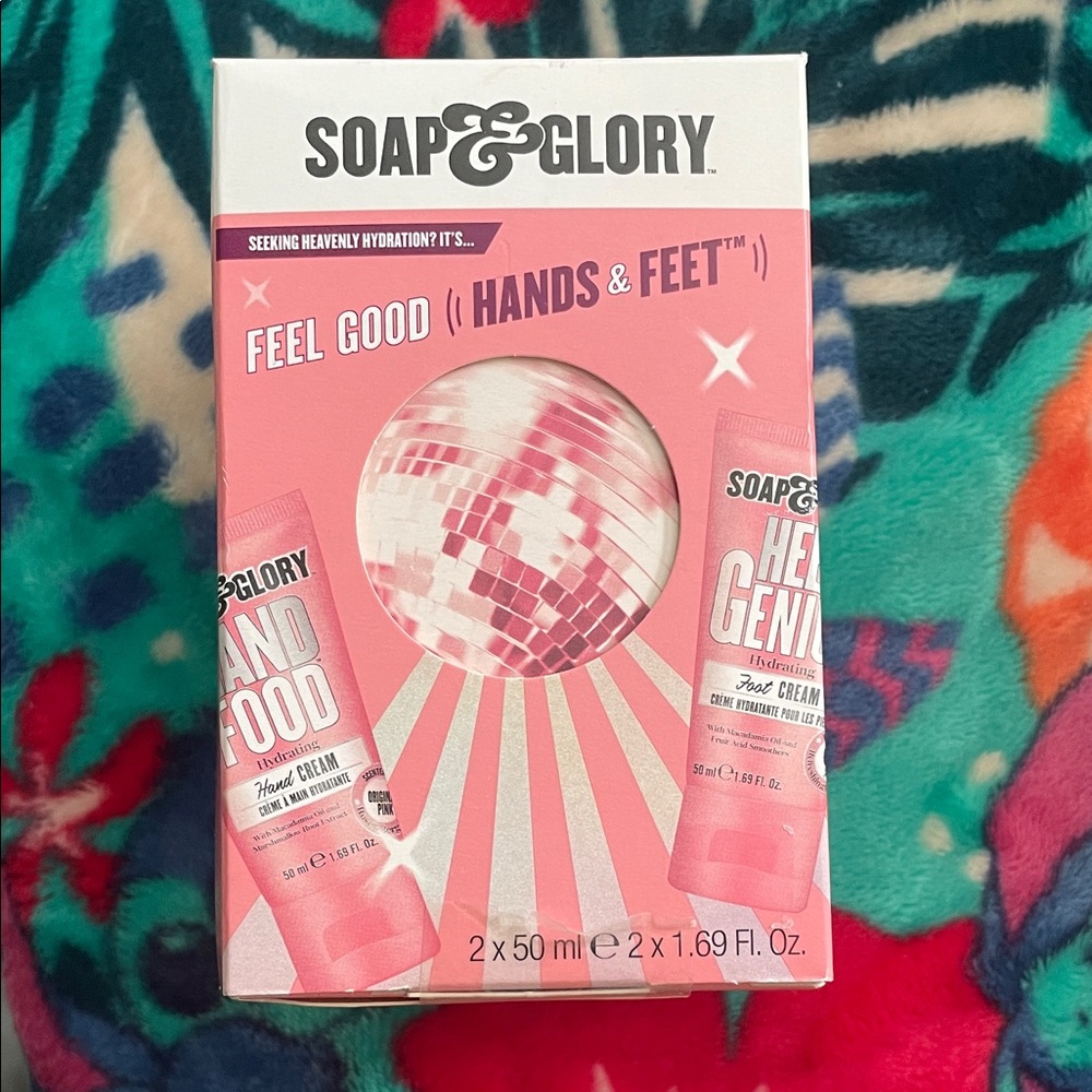 Soap & Glory Feel Good Hands & Feet Set - Pink and White